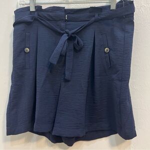 SOHO Apparel Ltd. womens blue Culotte dress shorts w/‎ faux buttons size 10